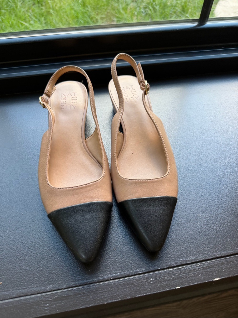 Naturalizer Two-Tone Tan and Black Pointed Slingback Flats